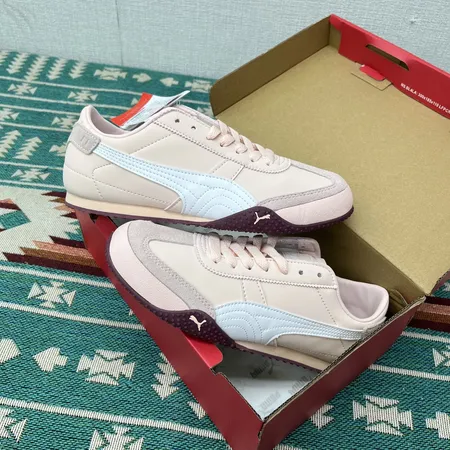 プーマ スニーカー