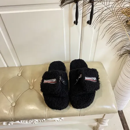 バレンシアガ スリッパ