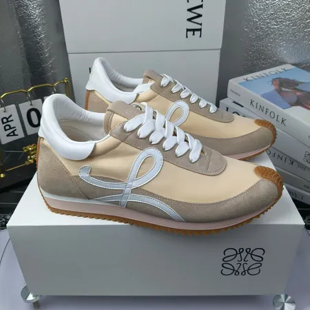 ロエベ スニーカー