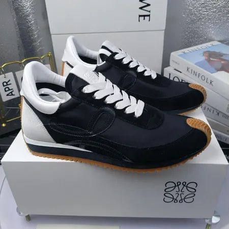 ロエベ スニーカー