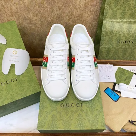 グッチ カジュアルシューズ