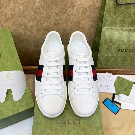 グッチ カジュアルシューズ