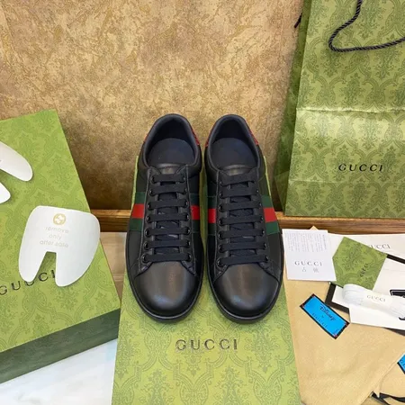 グッチ カジュアルシューズ