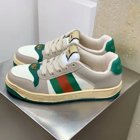 グッチ カジュアルシューズ