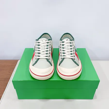 ボッテガ ヴェネタ カジュアルシューズ