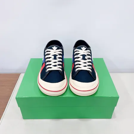 ボッテガ ヴェネタ カジュアルシューズ