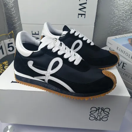 ロエベ スニーカー