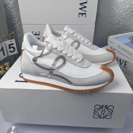 ロエベ スニーカー