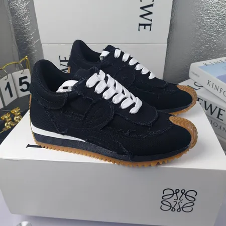 ロエベ スニーカー