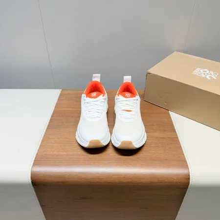 ロエベ スニーカー