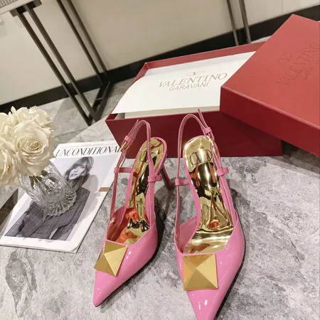 ヴァレンティノ サンダル