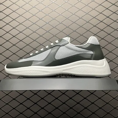 プラダ スニーカー