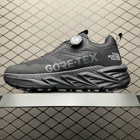 ノースフェイス スニーカー