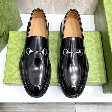 グッチ ビジネスシューズ