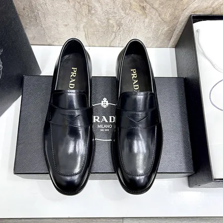 プラダ ビジネスシューズ