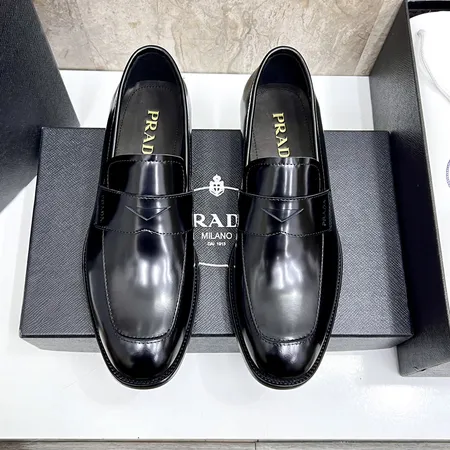 プラダ ビジネスシューズ