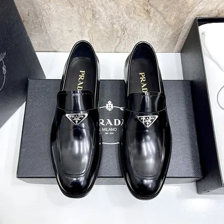 プラダ ビジネスシューズ
