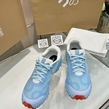 ロエベ スニーカー