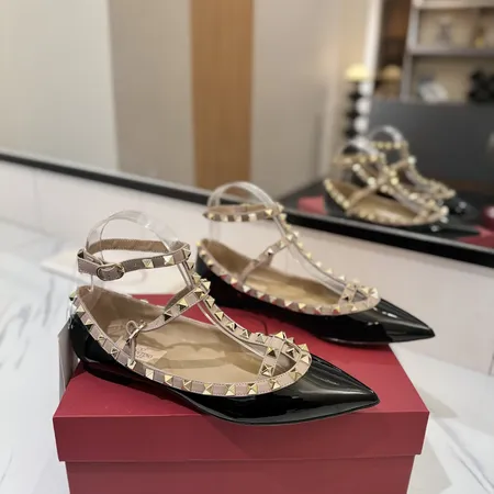 ヴァレンティノ サンダル