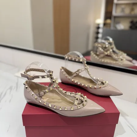 ヴァレンティノ サンダル