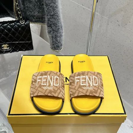 フェンディ スリッパ