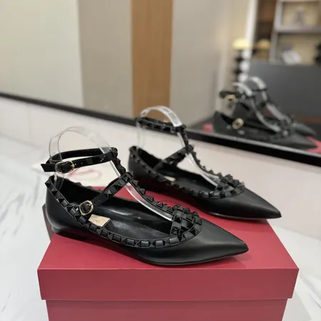 ヴァレンティノ サンダル