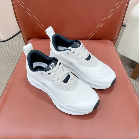 ロエベ スニーカー