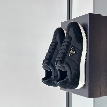 プラダ スニーカー