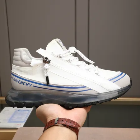 ジバンシィ カジュアルシューズ