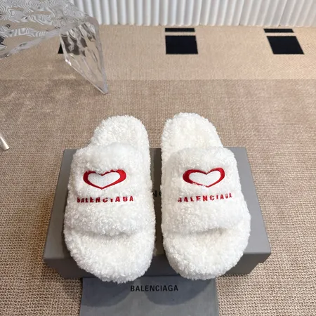 バレンシアガ スリッパ