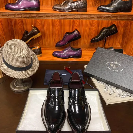 プラダ ビジネスシューズ