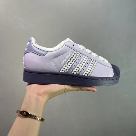 アディダス カジュアルシューズ