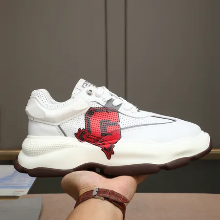 ジバンシィ スニーカー