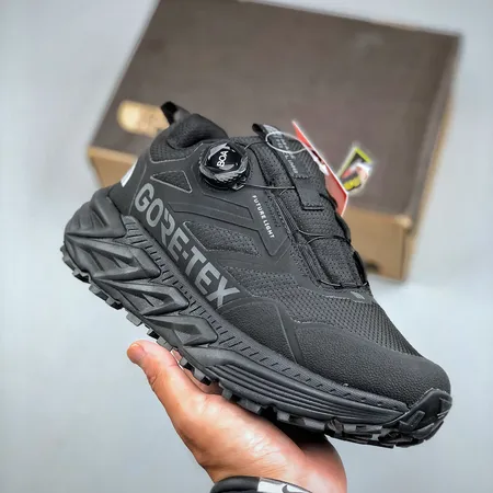 ノースフェイス スニーカー