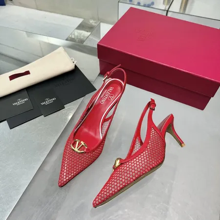 ヴァレンティノ サンダル