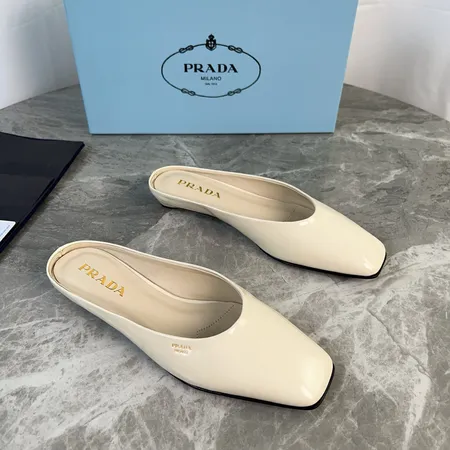 プラダ スリッパ