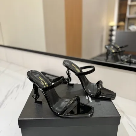 イブサンローラン サンダル