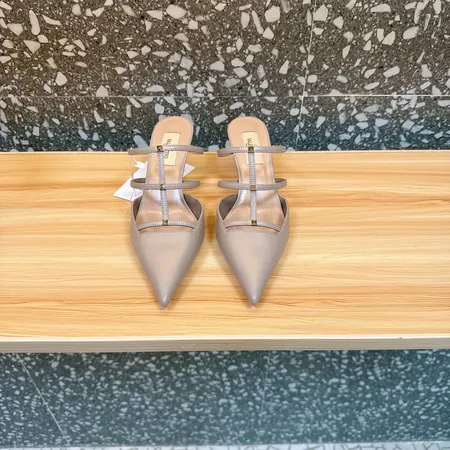 ヴァレンティノ サンダル