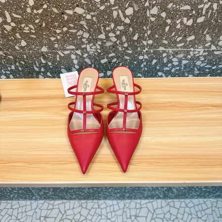 ヴァレンティノ サンダル