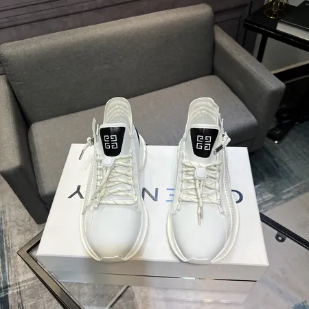 ジバンシィ カジュアルシューズ