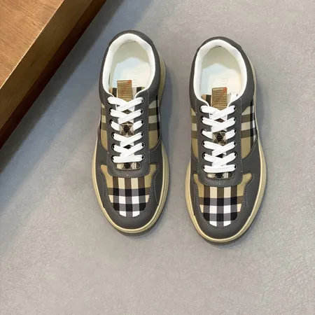 バーバリー ス カジュアルシューズ