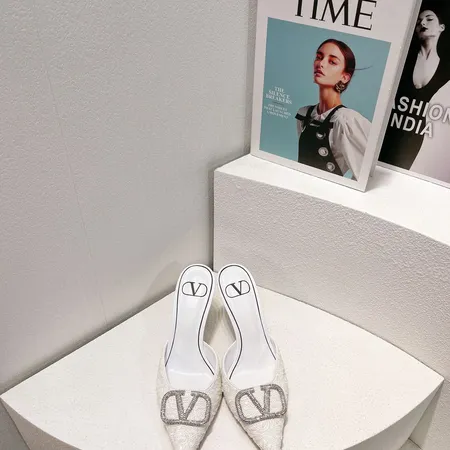 ヴァレンティノ サンダル