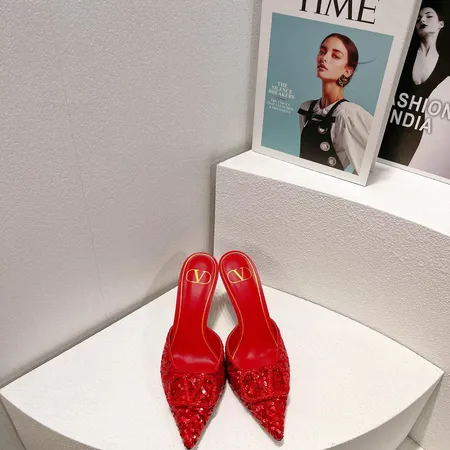 ヴァレンティノ サンダル