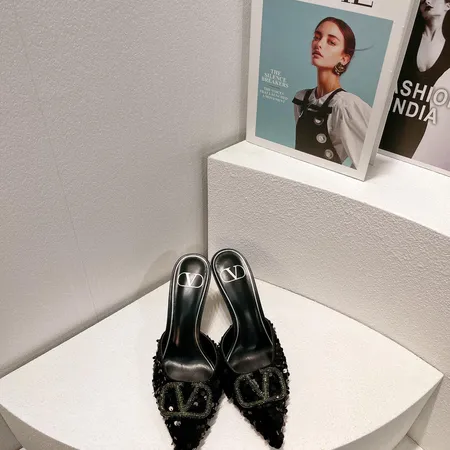 ヴァレンティノ サンダル