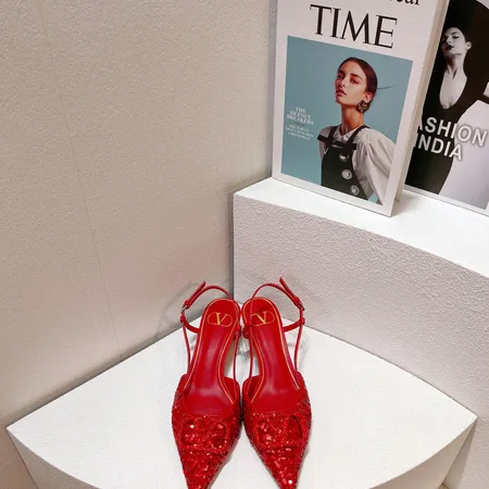 ヴァレンティノ サンダル