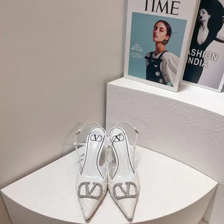 ヴァレンティノ サンダル