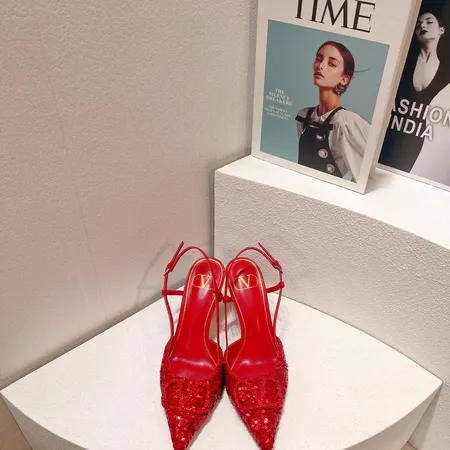 ヴァレンティノ サンダル