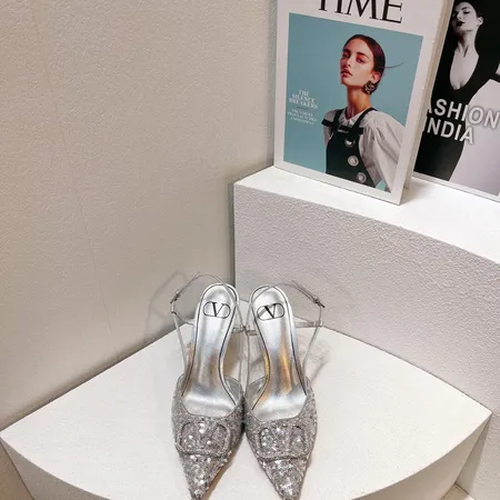 ヴァレンティノ サンダル