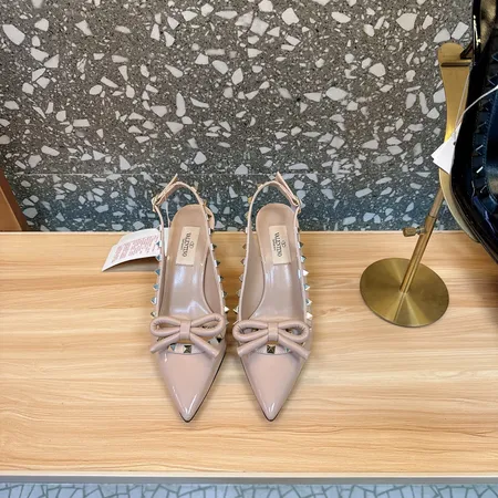 ヴァレンティノ サンダル