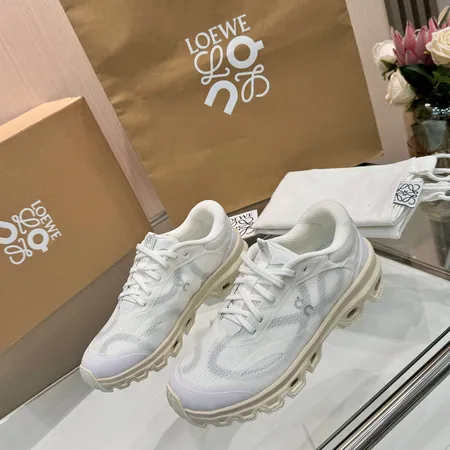 ロエベ スニーカー